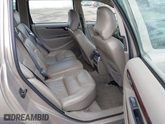 2002 Volvo V70 with VIN YV1SZ58D321064933, listed as a IAAI auction lot 42110198 with 124,324 mi miles and . Bid and sale history available at DreamBid. Image 8.