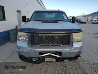 2011 GMC Sierra 2500HD Work Truck z VIN 1GT22ZCG1BZ362840, wystawiony jako Copart lot #83610494 z przebiegiem 226 482 mil mil oraz Szkoda całkowita • Salvage title. Historia ofert i sprzedaży dostępna na DreamBid. Obrazek 5.