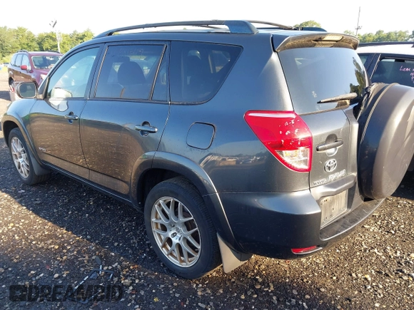 2007 Toyota RAV4 Sport z VIN JTMBD32V275077246, wystawiony jako IAAI lot #42781419 z przebiegiem 145 010 mil mil oraz . Historia ofert i sprzedaży dostępna na DreamBid. Obrazek 3.
