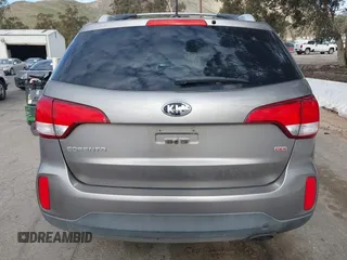 2015 Kia Sorento LX with VIN 5XYKTDA79FG584016, listed as a IAAI auction lot 41703361 with 123,265 mi miles. Bid and sale history available at carsss.com. Image 16.