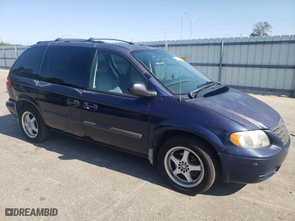 2006 Chrysler Town & Country SWB with VIN 1A4GP45R26B548730, listed as a Copart auction lot 77096574 with 178,706 mi miles and Salvage Title. Bid and sale history available at carsss.com. Image 4.