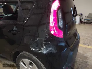 2014 Kia Soul with VIN KNDJN2A20E7740437, listed as a IAAI auction lot 41716835 with 90,582 mi miles. Bid and sale history available at carsss.com. Image 6.