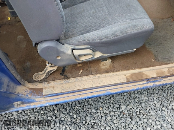 1998 Nissan Frontier XE с VIN 1N6DD26S1WC370601, выставлен на аукционе IAAI как лот 41884617 с пробегом Не указан миль и . История ставок и продаж доступна на DreamBid. Изображение 6.
