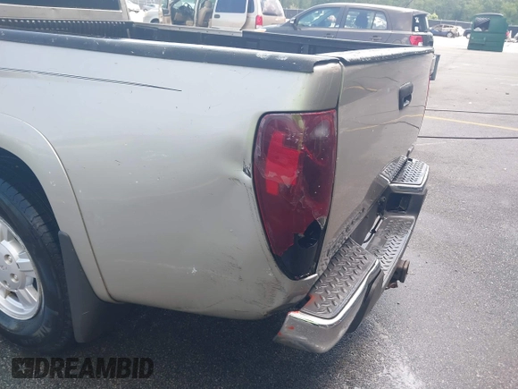 2005 GMC Canyon z VIN 1GTCS198758124006, wystawiony jako IAAI lot #42479296 z przebiegiem 209 245 mil mil oraz . Historia ofert i sprzedaży dostępna na DreamBid. Obrazek 6.
