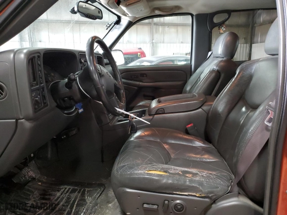 2004 Chevrolet Avalanche Z71 with VIN 3GNEK12T54G216464, listed as a Copart auction lot 46102235 with 184,803 mi miles and Salvage Title. Bid and sale history available at carsss.com. Image 7.
