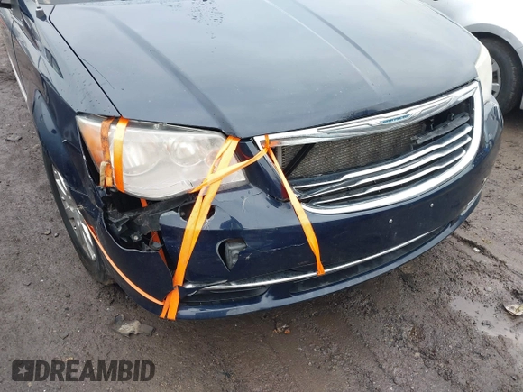 2013 Chrysler Town & Country Touring with VIN 2C4RC1BG9DR670205, listed as a IAAI auction lot 41683764 with 173,145 mi miles. Bid and sale history available at carsss.com. Image 6.