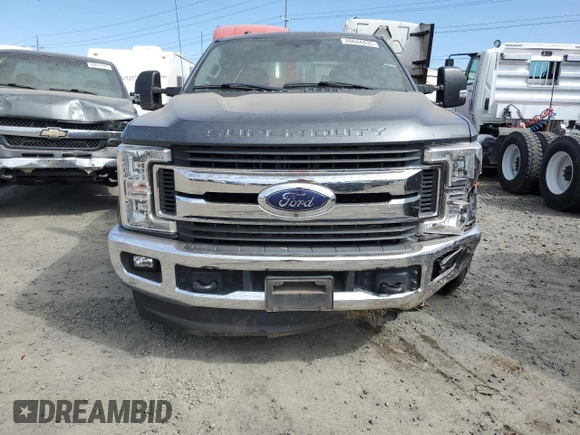 2019 Ford F-250 XL with VIN 1FT7W2BT9KEC24552, listed as a Copart auction lot 60644435 with 115,689 mi miles and Salvage title. Bid and sale history available at DreamBid. Image 5.