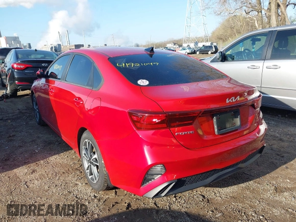 2022 Kia Forte LXS z VIN 3KPF24AD7NE427039, wystawiony jako IAAI lot #41921047 z przebiegiem 46 472 mil mil oraz . Historia ofert i sprzedaży dostępna na DreamBid. Obrazek 3.