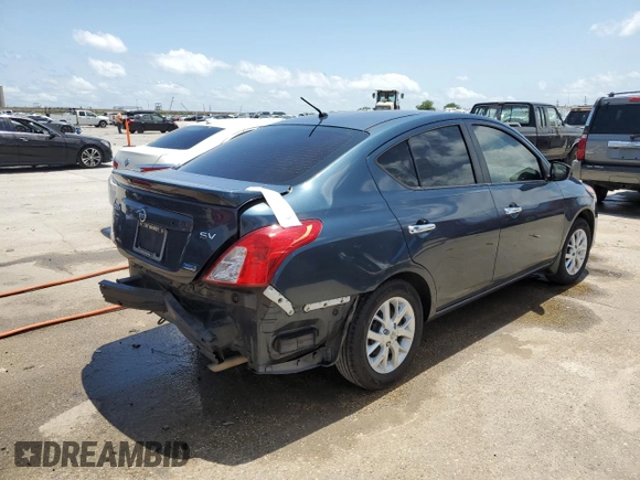2016 Nissan Versa S z VIN 3N1CN7AP9GL818264, wystawiony jako Copart lot #56643895 z przebiegiem 55 110 mil mil oraz Szkoda całkowita • Salvage title. Historia ofert i sprzedaży dostępna na DreamBid. Obrazek 3.