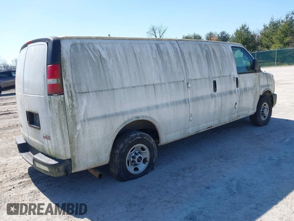 2007 GMC Savana Cargo Van with VIN 1GTGG29V771108947, listed as a IAAI auction lot 41735488 with 216,012 mi miles. Bid and sale history available at carsss.com. Image 4.