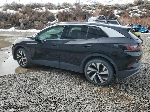 2022 Volkswagen ID.4 Pro S with VIN WVGUNPE26NP038011, listed as a Copart auction lot 45306465 with 35,637 mi miles and Salvage Title. Bid and sale history available at carsss.com. Image 2.