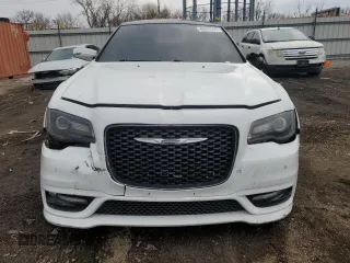 2015 Chrysler 300 S with VIN 2C3CCABG1FH921334, listed as a Copart auction lot 46820525 with 189,656 mi miles and Salvage Title. Bid and sale history available at DreamBid. Image 5.