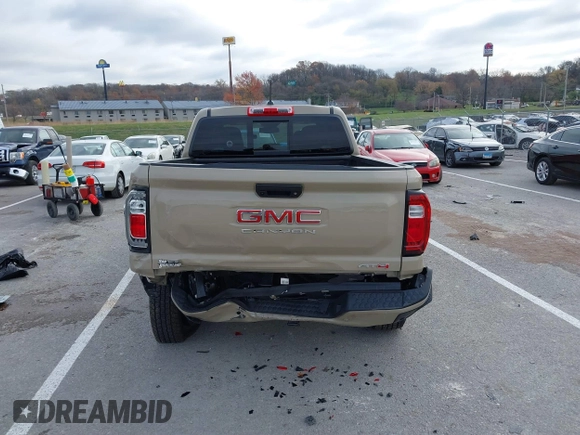 2024 GMC Canyon 4WD AT4 with VIN 1GTP6DEK8R1179023, listed as a IAAI auction lot 40930724 with 3,235 mi miles. Bid and sale history available at carsss.com. Image 17.