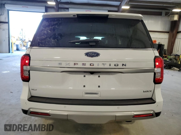 2024 Ford Expedition Max XLT with VIN 1FMJK1H8XREB02917, listed as a Copart auction lot 88500205 with 2,632 mi miles and Salvage Title. Bid and sale history available at DreamBid. Image 6.