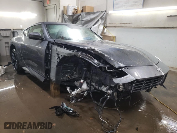 2024 Nissan Z Performance z VIN JN1BZ4BH4RM362110, wystawiony jako Copart lot #80097174 z przebiegiem 2 745 mil mil oraz Szkoda całkowita • Salvage title. Historia ofert i sprzedaży dostępna na DreamBid. Obrazek 4.