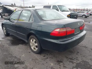 2000 Honda Accord SE с VIN 1HGCG5675YA068067, выставлен на аукционе IAAI как лот 41133127 с пробегом 284 335 миль миль и . История ставок и продаж доступна на DreamBid. Изображение 3.