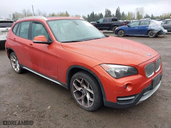 2014 BMW X1 xDrive28i with VIN WBAVL1C56EVY19385, listed as a IAAI auction lot 41997290 with 86,549 mi miles. Bid and sale history available at carsss.com. Image 1.