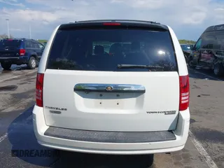 2010 Chrysler Town & Country Touring z VIN 2A4RR5D17AR189762, wystawiony jako IAAI lot #42188586 z przebiegiem 185 173 mil mil oraz . Historia ofert i sprzedaży dostępna na DreamBid. Obrazek 16.