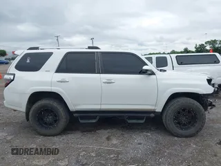 2018 Toyota 4Runner SR5 с VIN JTEZU5JR8J5187543, выставлен на аукционе IAAI как лот 42247276 с пробегом 101 405 миль миль и . История ставок и продаж доступна на DreamBid. Изображение 14.