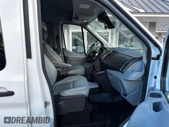 2017 Ford Transit XL z VIN 1FBAX2CM0HKA29299, wystawiony jako Copart lot #45229715 z przebiegiem 198 835 mil mil oraz Czysty tytuł • Clean title. Historia ofert i sprzedaży dostępna na DreamBid. Obrazek 5.