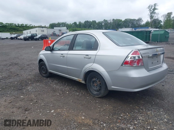 2009 Chevrolet Aveo 1LT z VIN KL1TD56E39B643484, wystawiony jako IAAI lot #42359233 z przebiegiem 88 974 mil mil oraz . Historia ofert i sprzedaży dostępna na DreamBid. Obrazek 3.