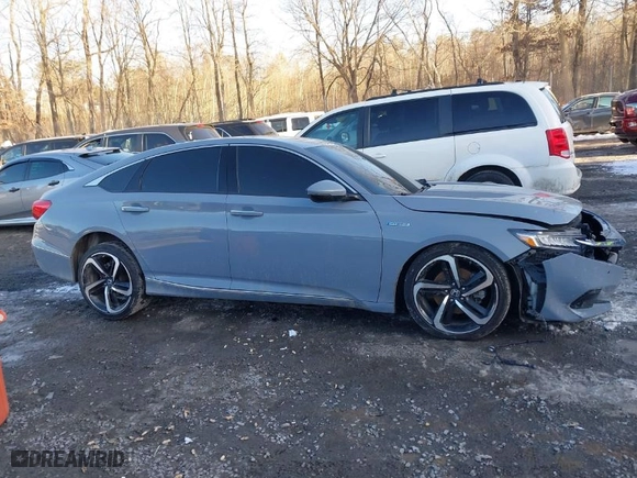 2022 Honda Accord Hybrid Touring with VIN 1HGCV3F95NA010242, listed as a IAAI auction lot 41497192 with 52,361 mi miles. Bid and sale history available at carsss.com. Image 13.