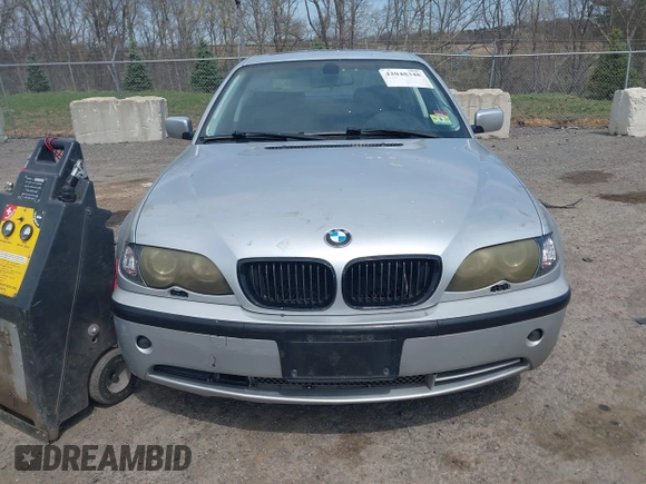 2003 BMW 3 Series 330i with VIN WBAEV53463KM25215, listed as a IAAI auction lot 42048348 with 107,271 mi miles. Bid and sale history available at carsss.com. Image 6.
