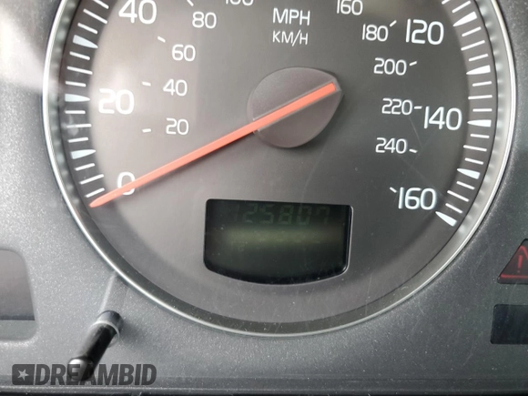2004 Volvo V70 XC70 with VIN YV1SZ59H341134340, listed as a Copart auction lot 77031394 with 125,807 mi miles and Non Repairable. Bid and sale history available at carsss.com. Image 9.