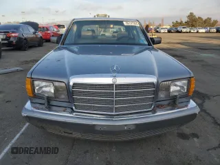 1987 Mercedes-Benz 300 SDL with VIN WDBCB25D8HA308682, listed as a Copart auction lot 85747364 with 250,052 mi miles and Clean Title. Bid and sale history available at carsss.com. Image 5.