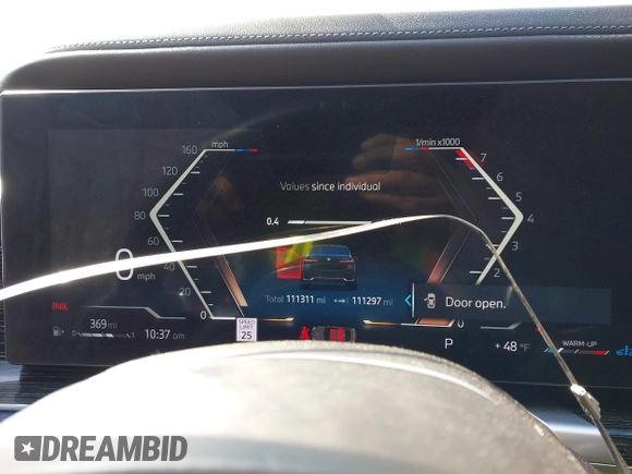 2023 BMW 7 Series 740i z VIN WBA23EH0XPCM66798, wystawiony jako IAAI lot #41672032 z przebiegiem 111 311 mil mil oraz . Historia ofert i sprzedaży dostępna na DreamBid. Obrazek 7.
