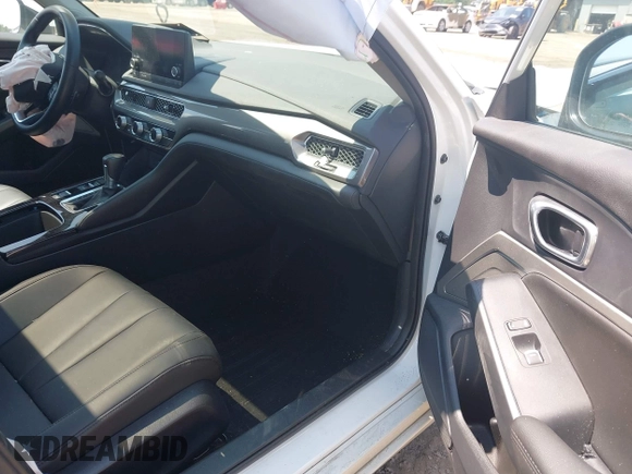 2024 Acura Integra with VIN 19UDE4H24RA003282, listed as a IAAI auction lot 42668580 with 15,816 mi miles and . Bid and sale history available at DreamBid. Image 5.