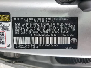 2005 Toyota Camry STD z VIN 4T1BE32K35U558818, wystawiony jako Copart lot #56023365 z przebiegiem 109 917 mil mil oraz Szkoda całkowita • Salvage title. Historia ofert i sprzedaży dostępna na DreamBid. Obrazek 12.