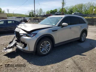 2024 Mazda CX-90 Preferred Plus z VIN JM3KKCHD4R1110396, wystawiony jako Copart lot #56283775 z przebiegiem 27 201 mil mil oraz Szkody całkowita. Historia ofert i sprzedaży dostępna na DreamBid. Obrazek 1.