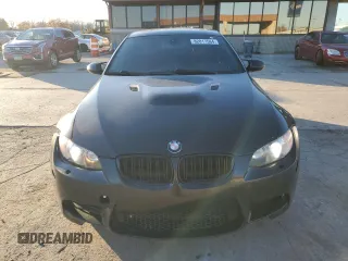 2010 BMW M3 z VIN WBSWD9C59AP363375, wystawiony jako Copart lot #82817564 z przebiegiem 130 714 mil mil oraz Czysty tytuł • Clean title. Historia ofert i sprzedaży dostępna na DreamBid. Obrazek 5.