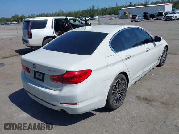 2018 BMW 5 Series 530i z VIN WBAJA5C53JG898590, wystawiony jako IAAI lot #42143629 z przebiegiem 135 111 mil mil oraz . Historia ofert i sprzedaży dostępna na DreamBid. Obrazek 6.
