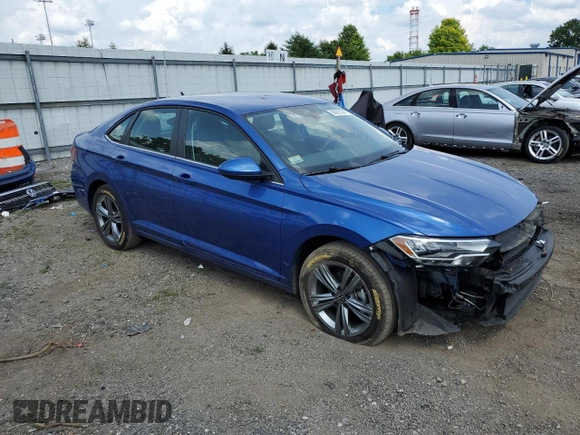 2024 Volkswagen Jetta SE with VIN 3VWEM7BU9RM034898, listed as a Copart auction lot 62858645 with 30,072 mi miles and Clean title. Bid and sale history available at DreamBid. Image 4.