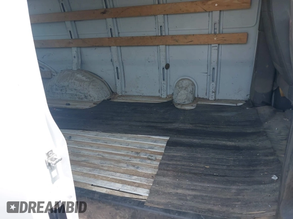 2014 GMC Savana Cargo z VIN 1GTW7FCA2E1903829, wystawiony jako IAAI lot #42432718 z przebiegiem 133 981 mil mil oraz . Historia ofert i sprzedaży dostępna na DreamBid. Obrazek 8.