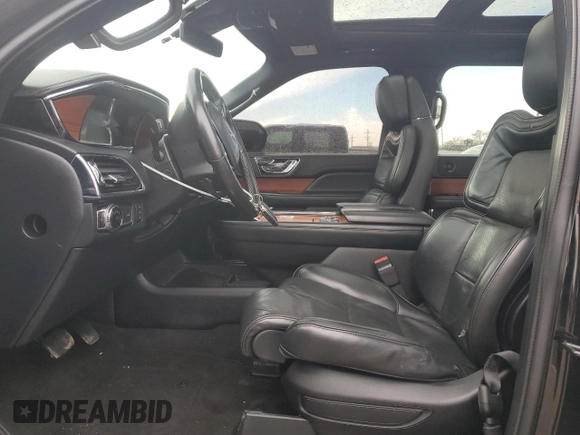 2019 Lincoln Navigator Reserve with VIN 5LMJJ3LT4KEL10417, listed as a Copart auction lot 81532284 with 140,395 mi miles and Salvage title. Bid and sale history available at DreamBid. Image 7.