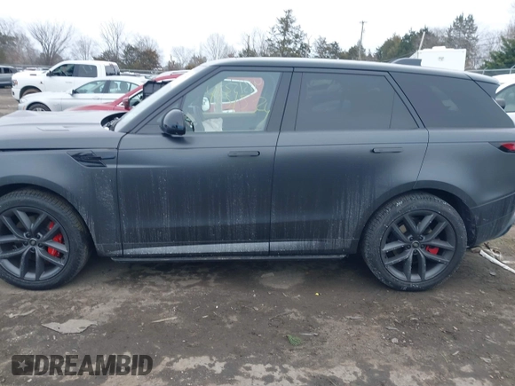 2024 Land Rover Range Rover Sport Dynamic SE with VIN SAL1L9FU2RA192323, listed as a IAAI auction lot 41315324 with 5,677 mi miles and . Bid and sale history available at DreamBid. Image 14.
