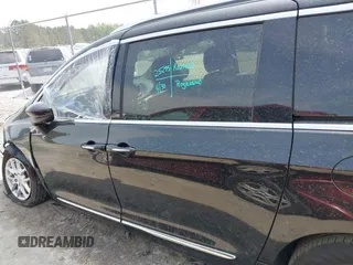 2020 Chrysler Pacifica Touring L with VIN 2C4RC1BG4LR103608, listed as a IAAI auction lot 42280924 with 79,502 mi miles and . Bid and sale history available at DreamBid. Image 14.