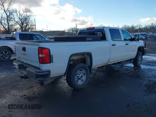 2018 GMC Sierra 2500HD z VIN 1GT12REY1JF180704, wystawiony jako IAAI lot #41157499 z przebiegiem 200 270 mil mil oraz . Historia ofert i sprzedaży dostępna na DreamBid. Obrazek 4.