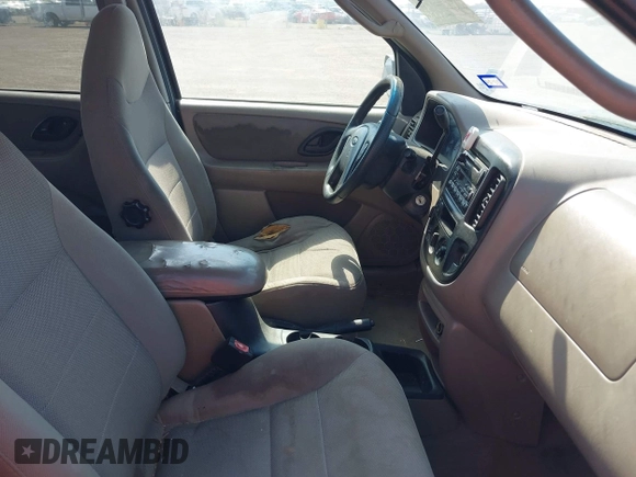 2001 Ford Escape XLT with VIN 1FMYU04101KE97210, listed as a IAAI auction lot 42277209 with 173,335 mi miles and . Bid and sale history available at DreamBid. Image 5.