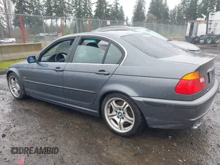 2001 BMW 3 Series 330i with VIN WBAAV53441FJ66616, listed as a IAAI auction lot 41870123 with 293,721 mi miles. Bid and sale history available at carsss.com. Image 6.