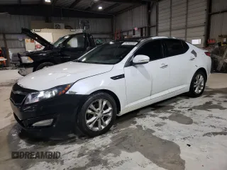2013 Kia Optima EX z VIN 5XXGN4A71DG105086, wystawiony jako Copart lot #55265095 z przebiegiem 209 882 mil mil oraz Szkoda całkowita • Salvage title. Historia ofert i sprzedaży dostępna na DreamBid. Obrazek 1.