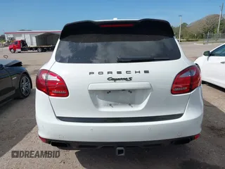2014 Porsche Cayenne S z VIN WP1AB2A2XELA58986, wystawiony jako IAAI lot #41577501 z przebiegiem 53 672 mil mil oraz . Historia ofert i sprzedaży dostępna na DreamBid. Obrazek 16.