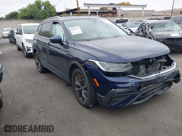 2022 Volkswagen Tiguan SE with VIN 3VV3B7AX0NM018659, listed as a IAAI auction lot 42076655 with 32,326 mi miles and . Bid and sale history available at DreamBid. Image 1.