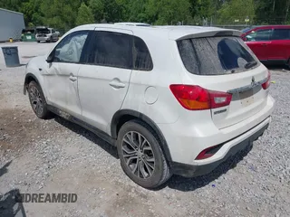 2019 Mitsubishi Outlander SE z VIN JA4AP4AU3KU024663, wystawiony jako IAAI lot #42124190 z przebiegiem Nie podano mil oraz . Historia ofert i sprzedaży dostępna na DreamBid. Obrazek 3.