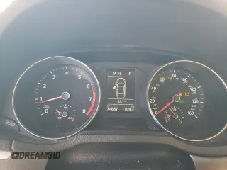 2018 Volkswagen Passat S z VIN 1VWAA7A3XJC045947, wystawiony jako Copart lot #51825425 z przebiegiem 74 687 mil mil oraz Szkoda całkowita • Salvage title. Historia ofert i sprzedaży dostępna na DreamBid. Obrazek 9.