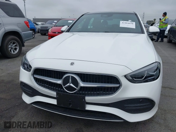 2025 Mercedes-Benz C 300 z VIN W1KAF4HB7SR250324, wystawiony jako IAAI lot #42404658 z przebiegiem 9 117 mil mil oraz . Historia ofert i sprzedaży dostępna na DreamBid. Obrazek 12.