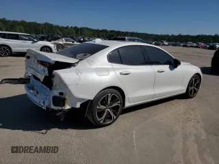 2024 Volvo S60 Plus Dark Theme z VIN 7JRL12TL9RG308060, wystawiony jako Copart lot #52811975 z przebiegiem 4 238 mil mil oraz Szkoda całkowita • Salvage title. Historia ofert i sprzedaży dostępna na DreamBid. Obrazek 3.